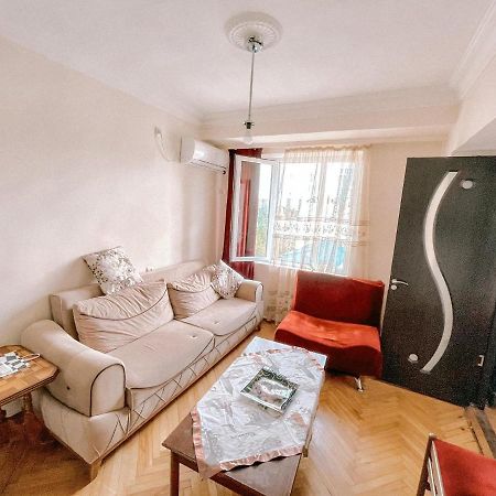 Naira Apartment Batumi Exteriör bild
